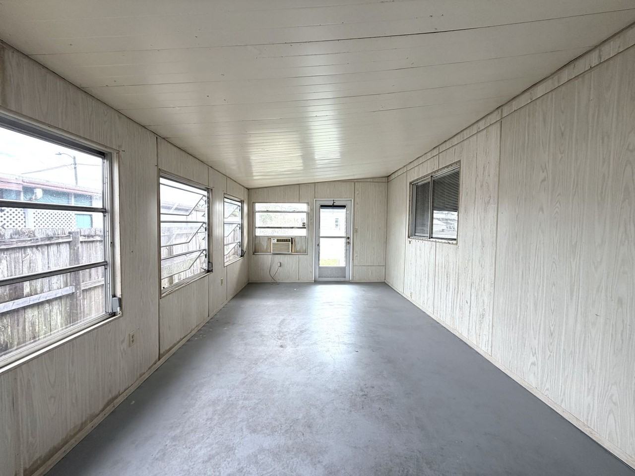 106 Gaslight Ave - Photo 4 of 19