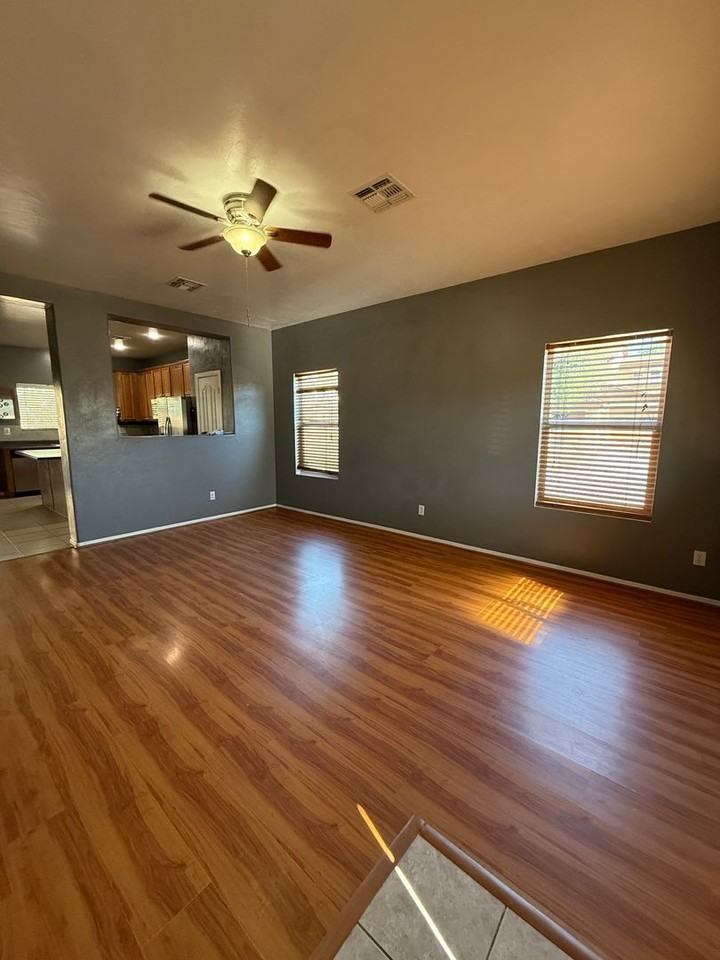 4289 E River Falls Dr - Photo 3 of 31