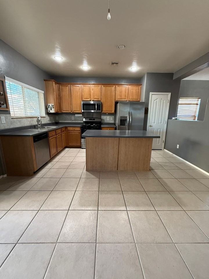 4289 E River Falls Dr - Photo 7 of 31