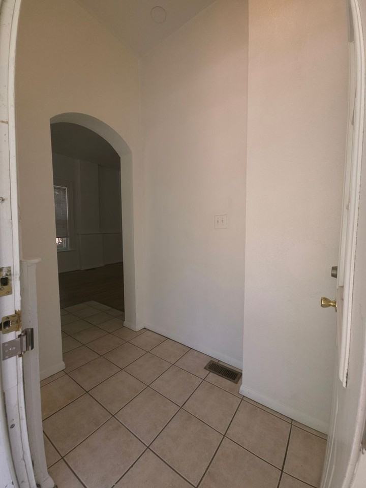 1622 18th Street - Photo 2 of 15