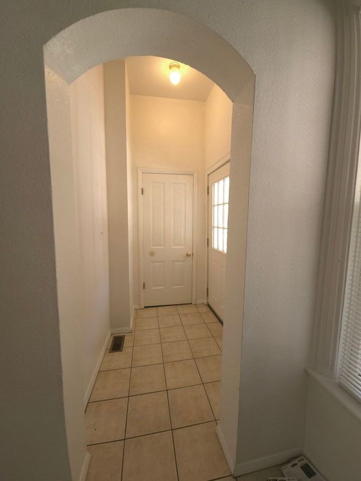 1622 18th Street - Photo 3 of 15