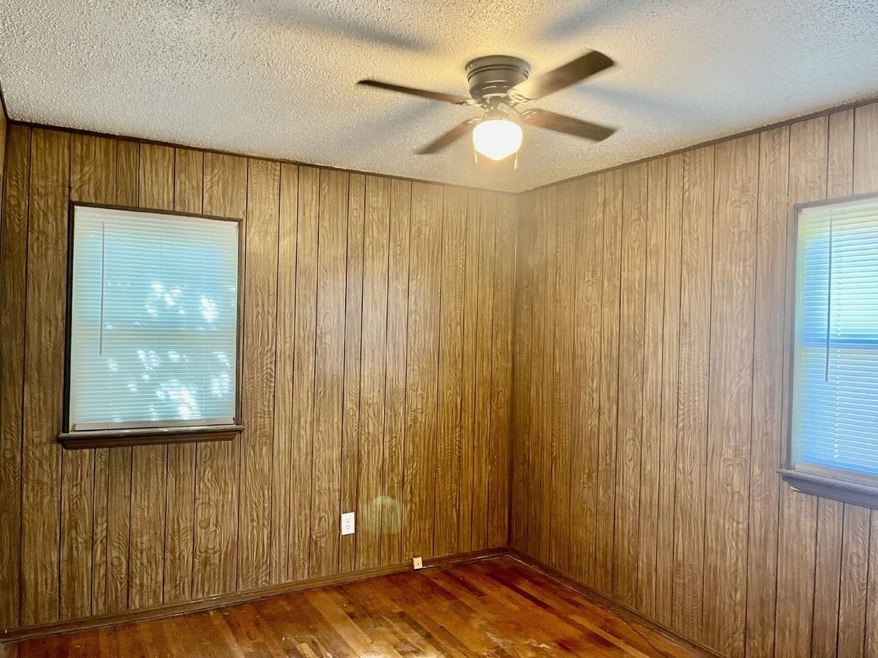 6413 S Lindsay Ave - Photo 6 of 15