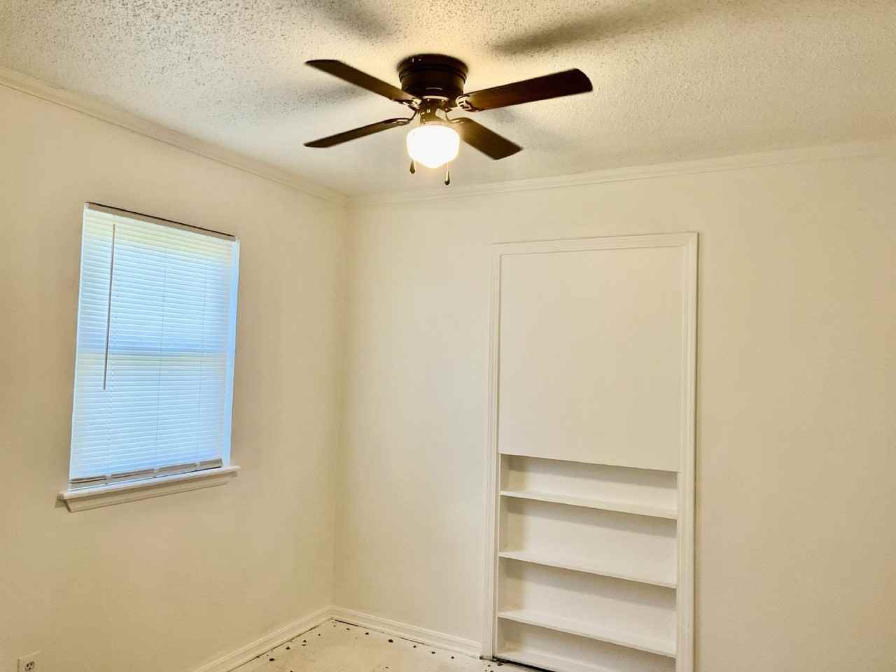 6413 S Lindsay Ave - Photo 7 of 15