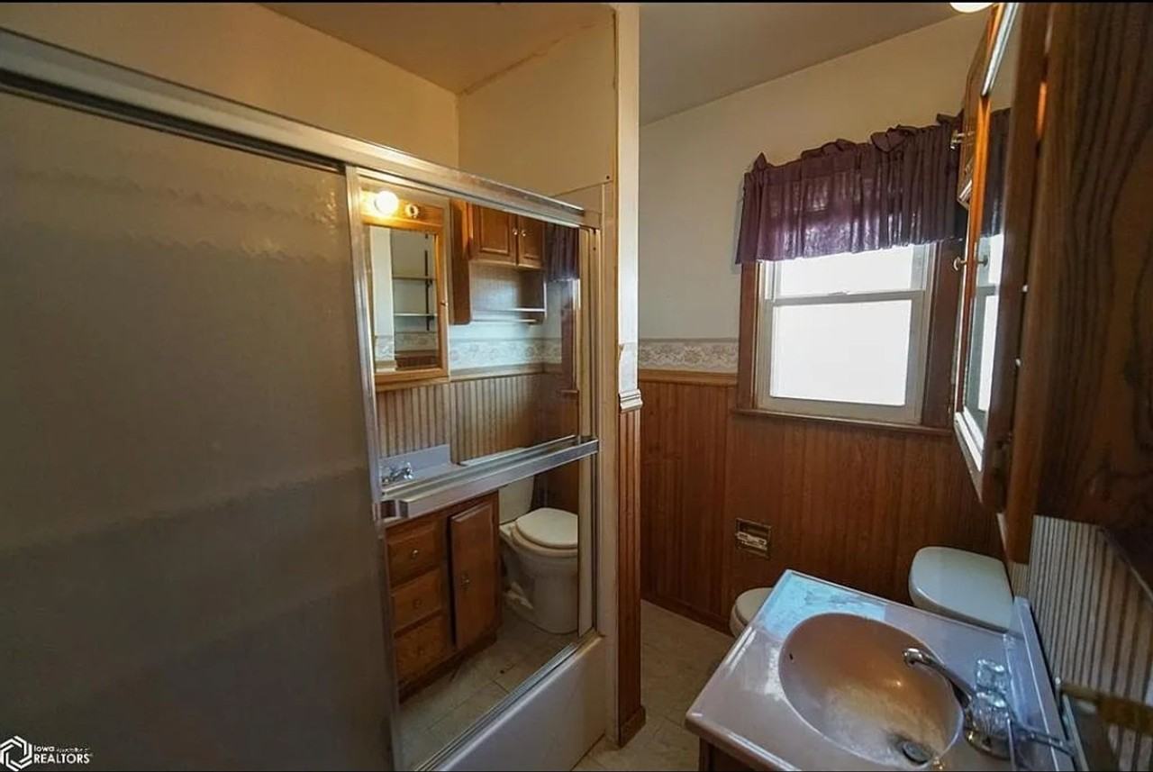 1110 1st Ave - Photo 2 of 9