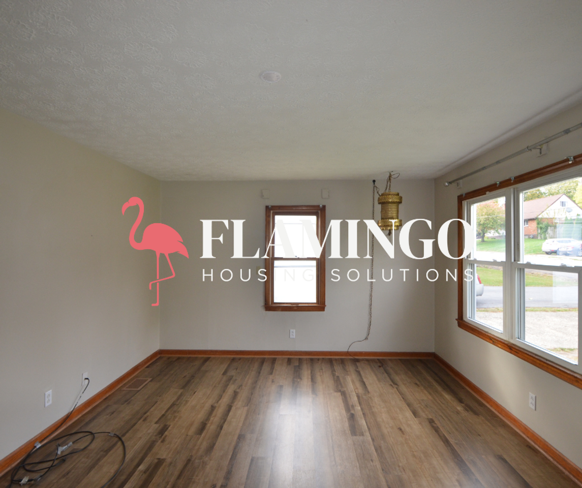 146 Mertland Ave - Photo 2 of 15