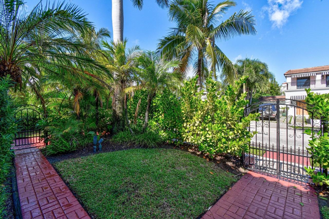 194 Almeria Rd - Photo 4 of 50