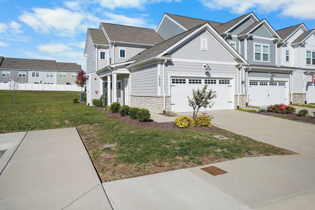 1223 June Wilde Rdg - Photo 2 of 24