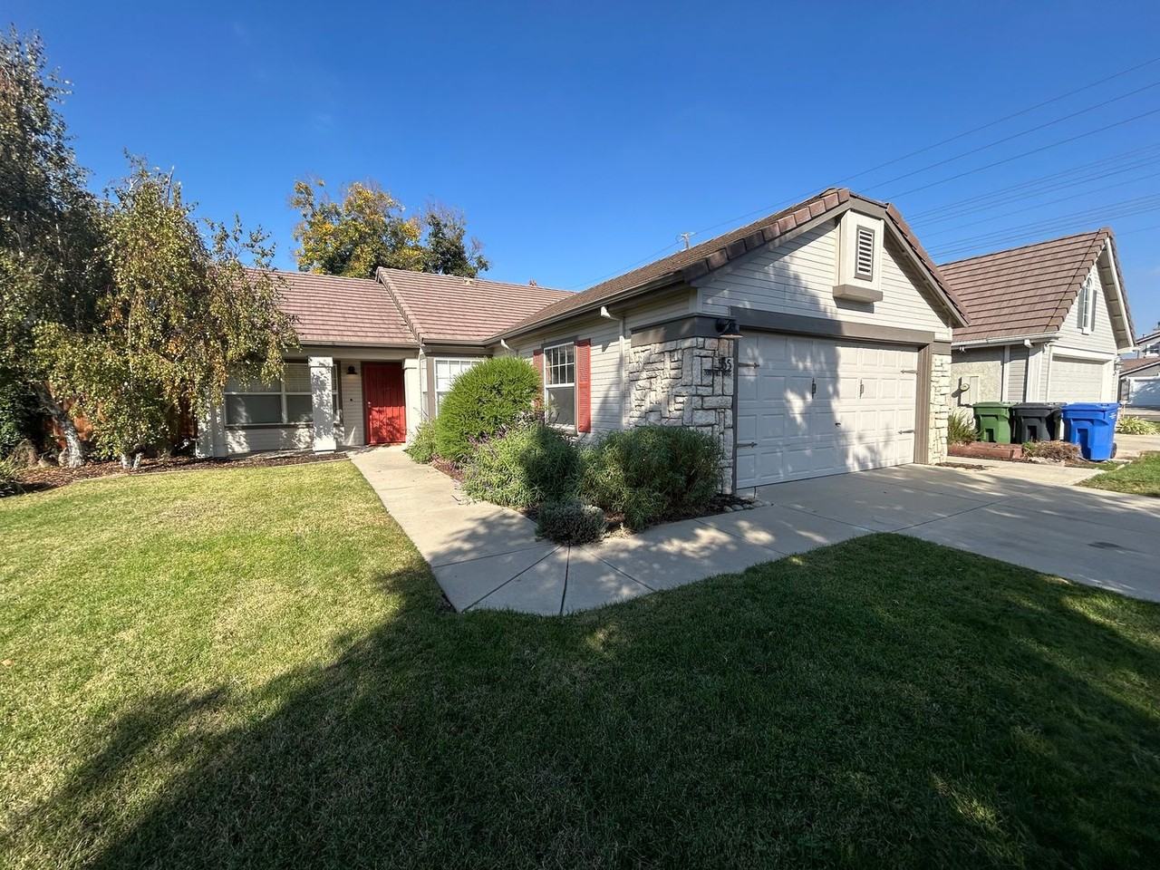 355 Sunnyhill Drive - Photo 2 of 29