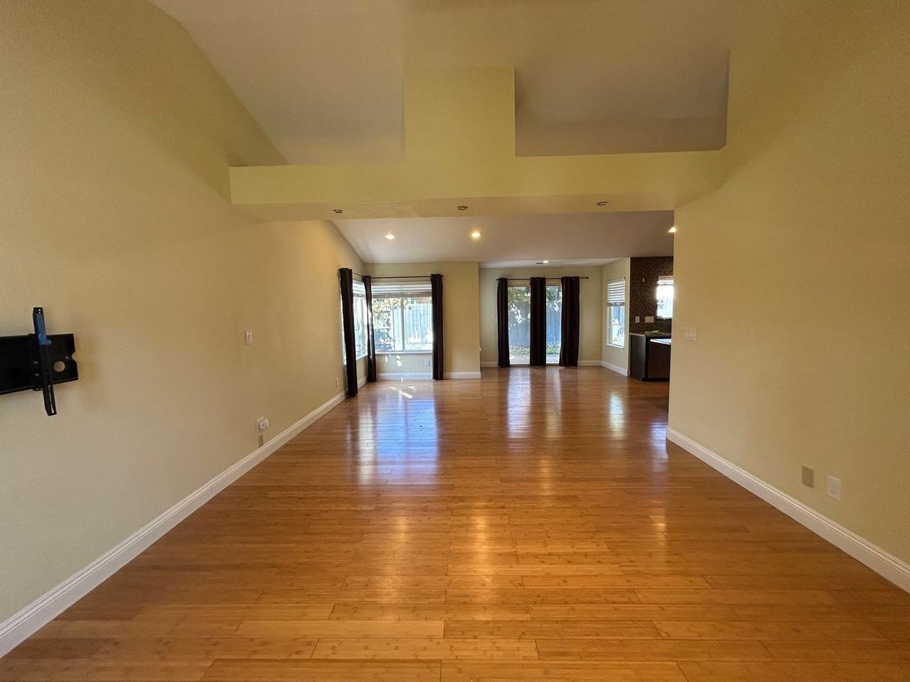 355 Sunnyhill Drive - Photo 3 of 29