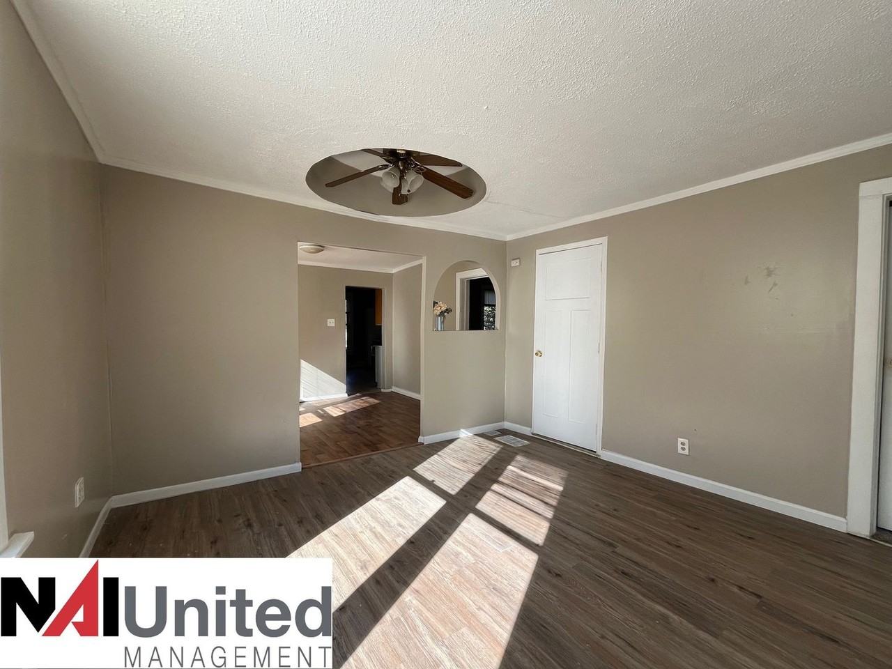 111 S Dorman St - Photo 2 of 8