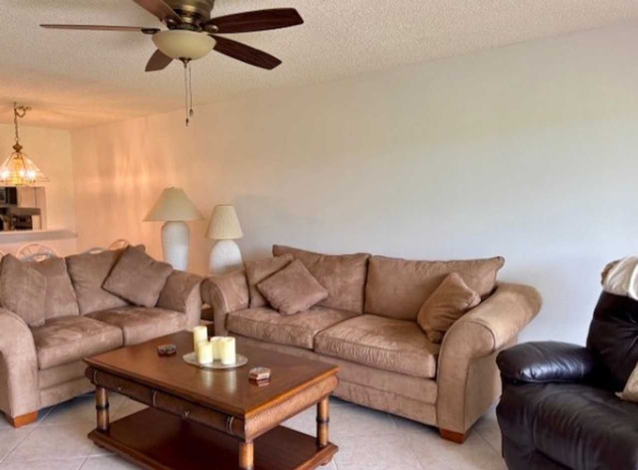 605 Augusta Blvd #4 - Photo 3 of 25