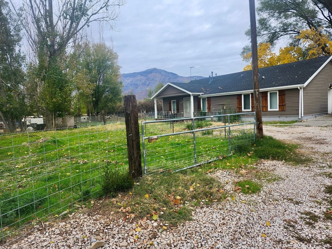 2412 N 2000 W - Photo 2 of 20