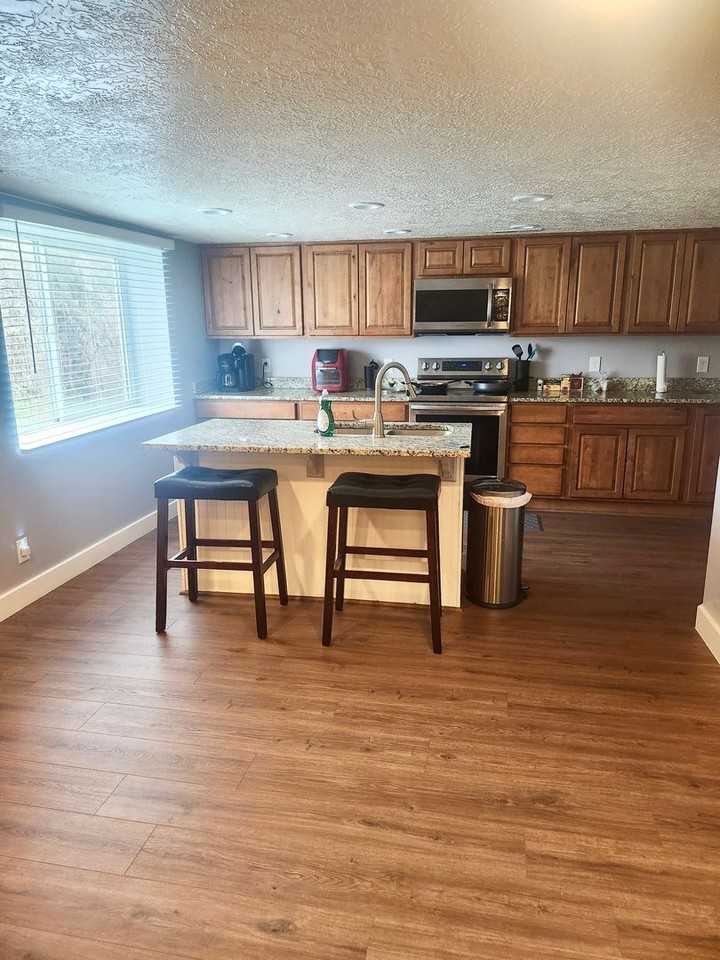 2412 N 2000 W - Photo 4 of 20