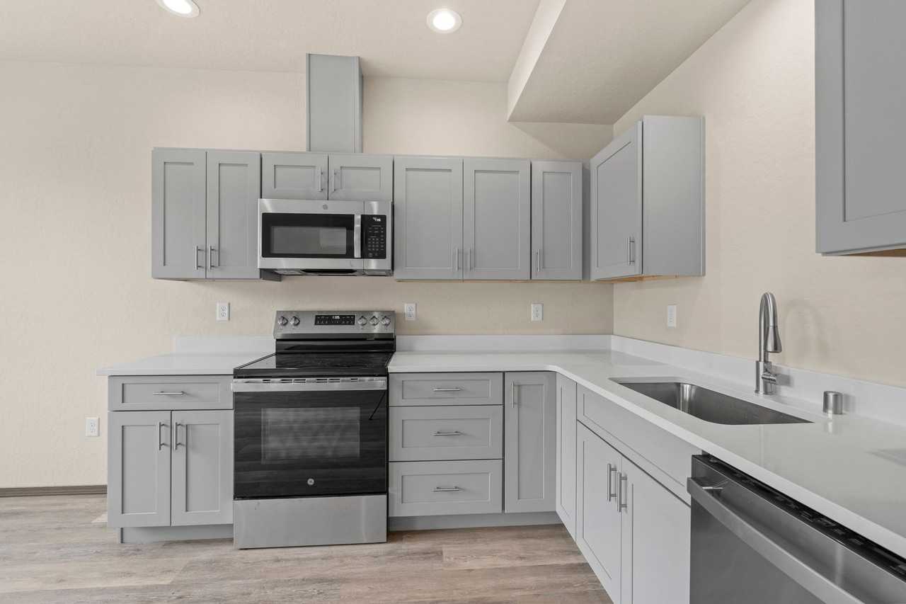 9625 East Nixon Lane - Photo 6 of 24