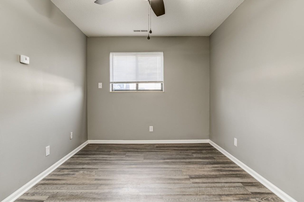 Glen Oaks Apartments - Photo 5 of 10