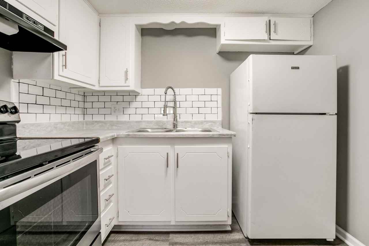 Glen Oaks Apartments - Photo 7 of 10