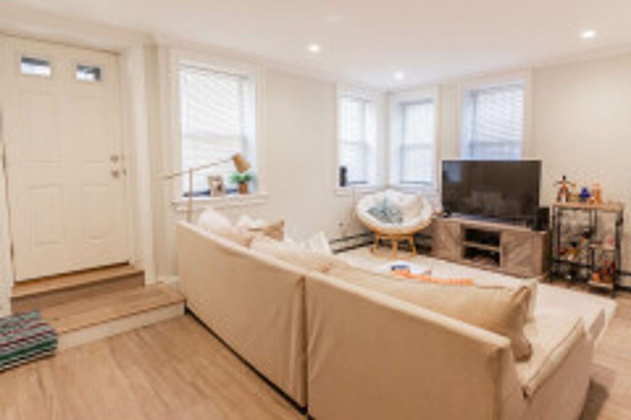 31 Glenville Ave - Photo 3 of 12