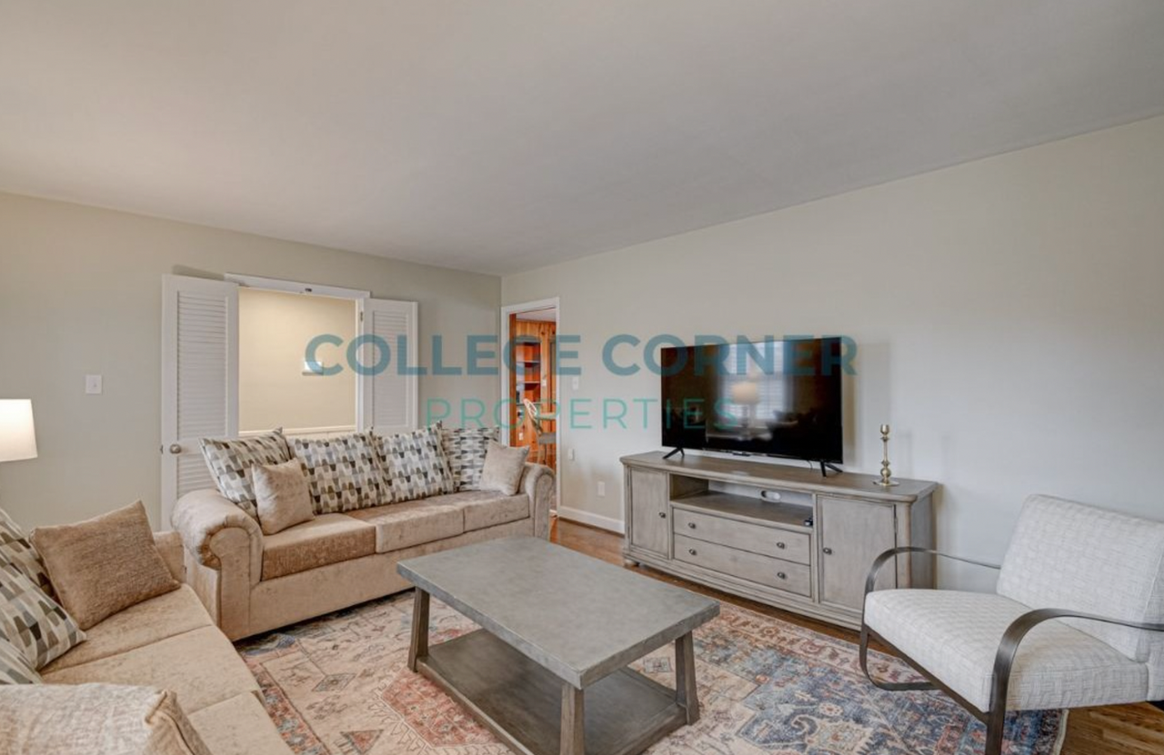 809 Minorcas Rd - Photo 3 of 8