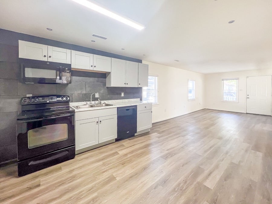 404 N 10th Ave #NA - Photo 2 of 7