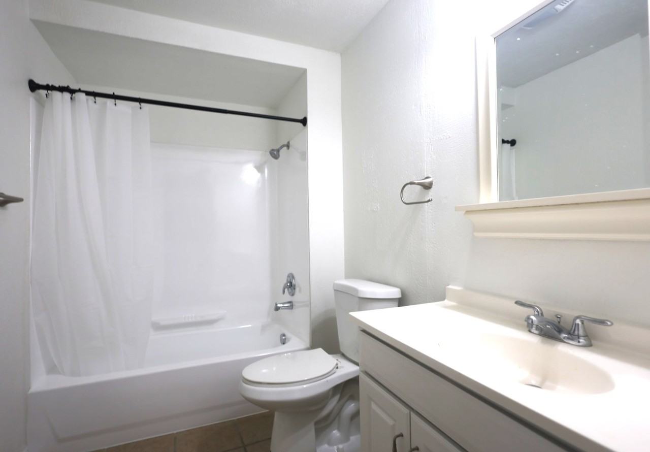 2811 Brownsville Rd #4 - Photo 7 of 13