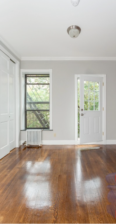 306 E 8th St #B2 - Photo 4 of 9