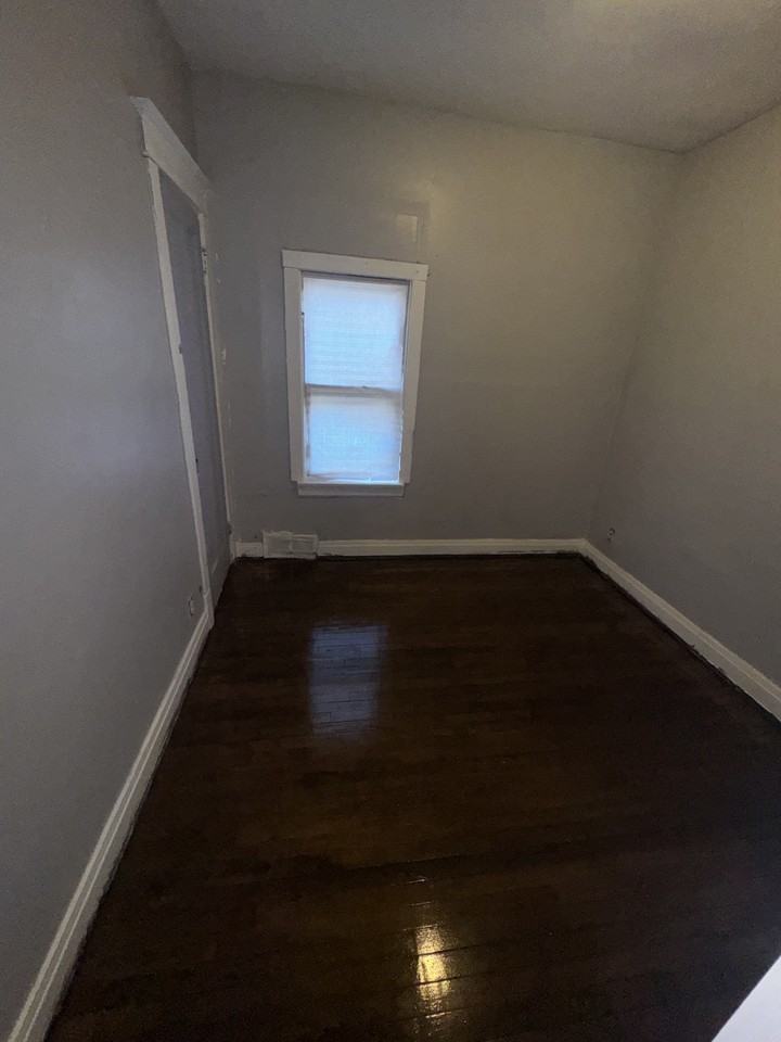 10453 S Wabash Ave #NA - Photo 5 of 8