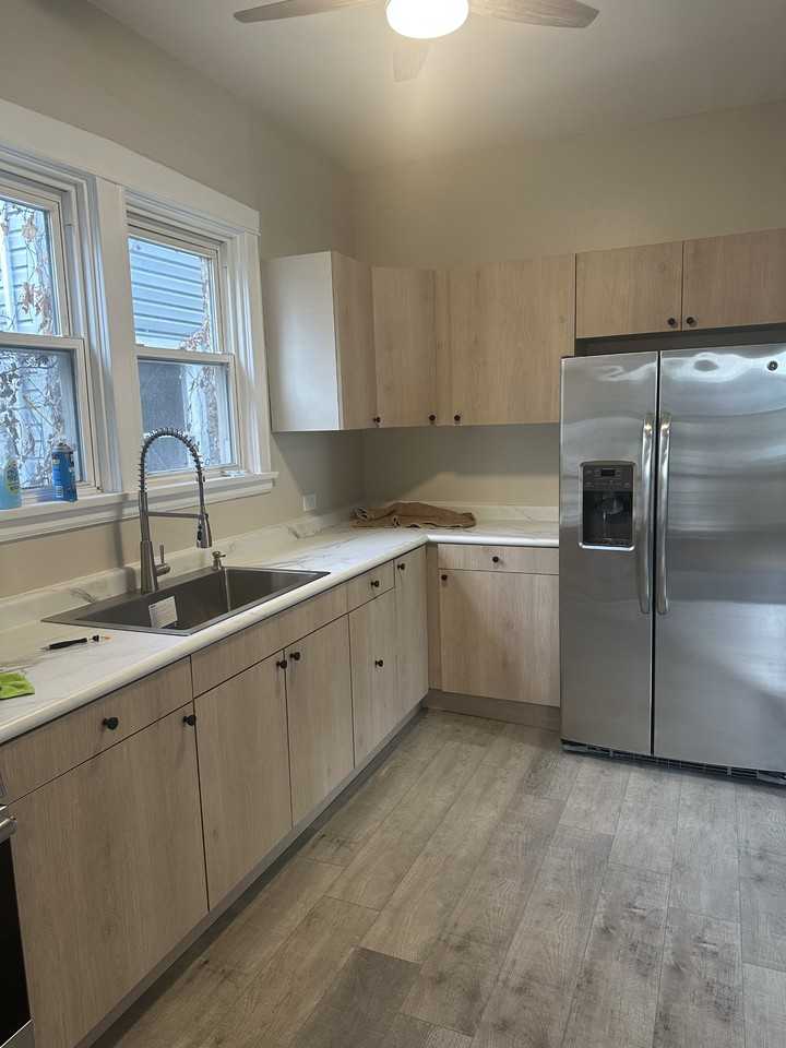 4118 N Western Ave - Photo 2 of 9