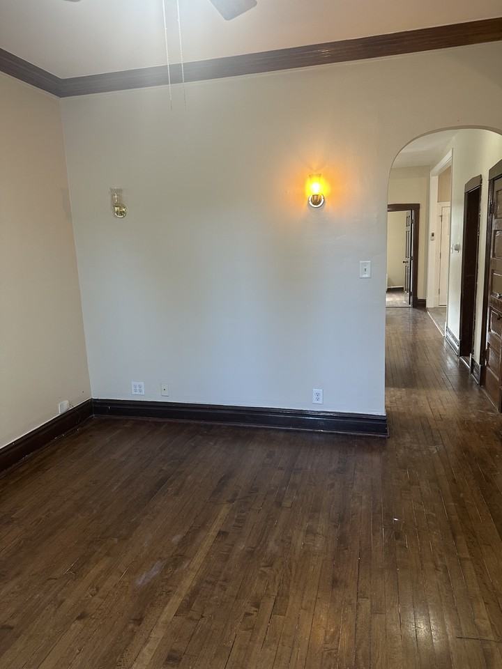 4118 N Western Ave - Photo 5 of 9