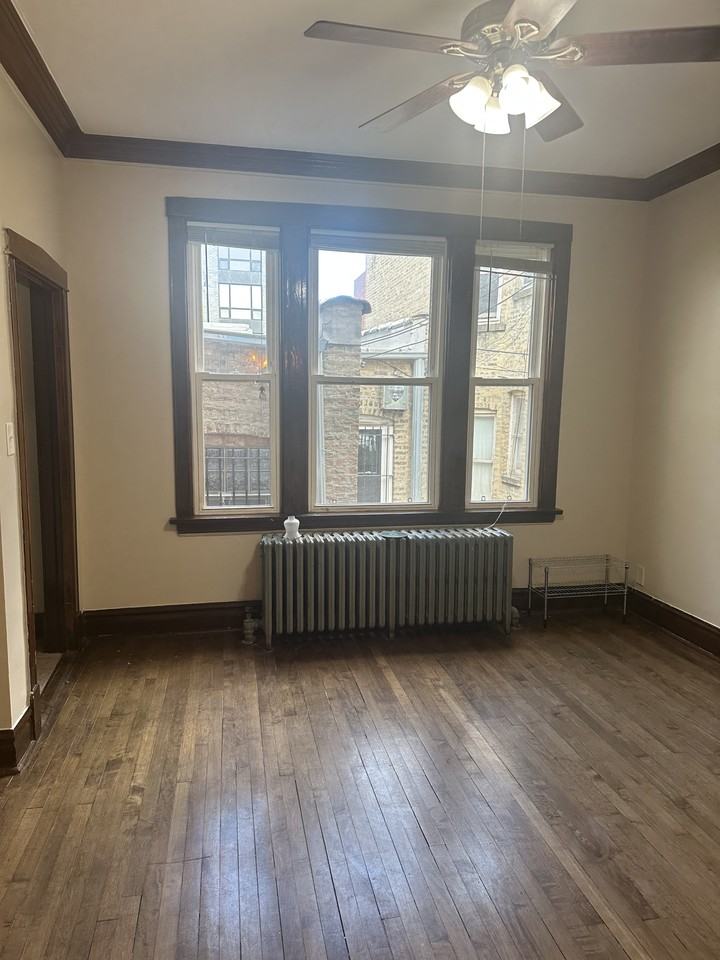 4118 N Western Ave - Photo 6 of 9