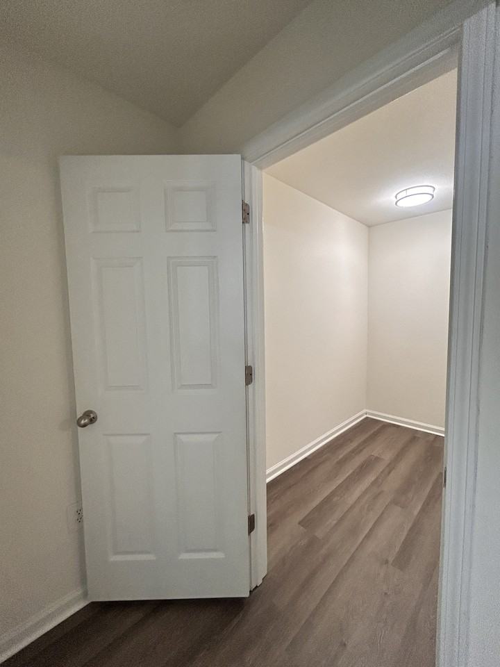 1021 Fords Pointe Cir #1021 - Photo 5 of 14