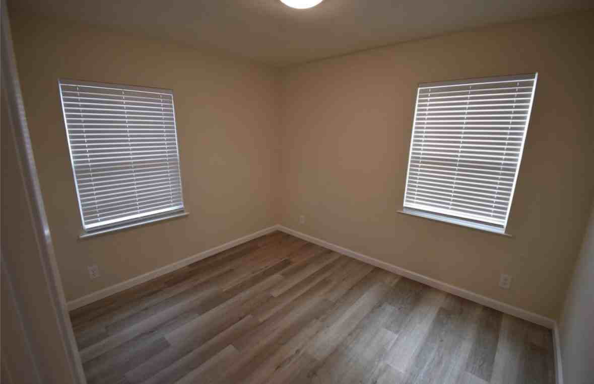 1212 North College Street #NA - Photo 4 of 8