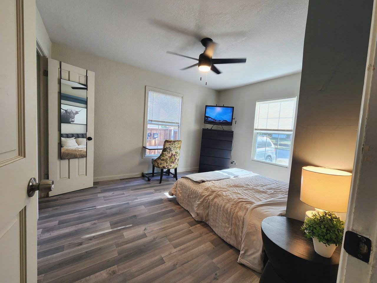 1402 Harlandale Ave #NA - Photo 2 of 18