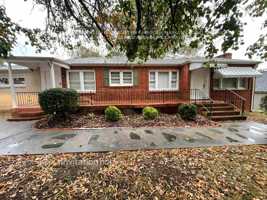 featured image of 2209 Lane St