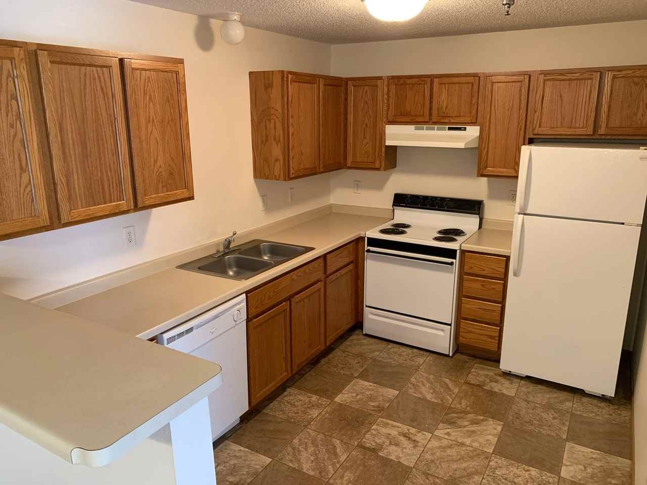 160 Main Street - Photo 4 of 18