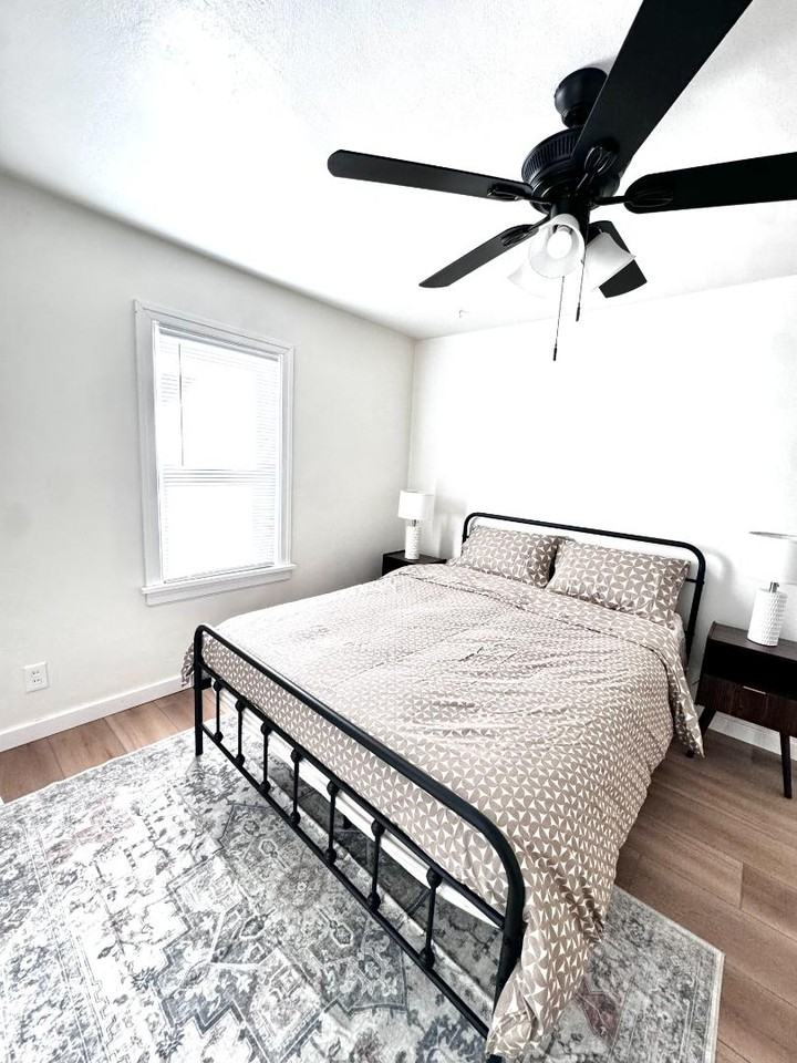 121 Belt Avenue - Photo 7 of 11