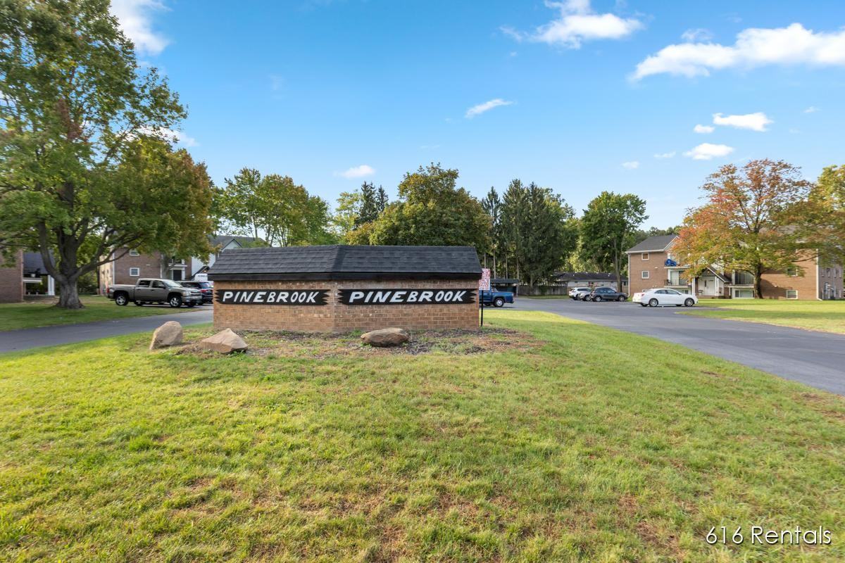 Pinebrook - Photo 3 of 10