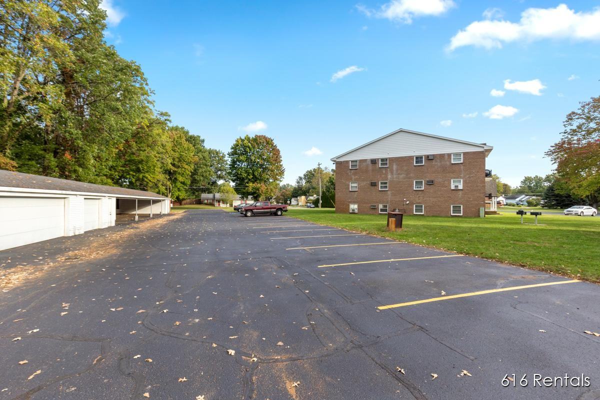 Pinebrook - Photo 6 of 10