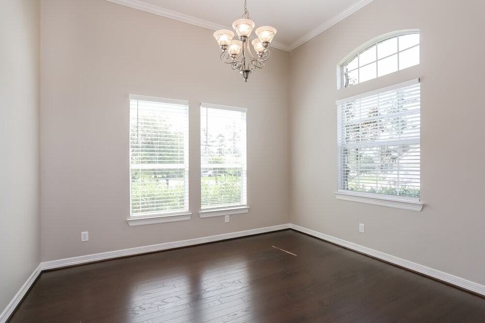 8402 Oak Knot Ct - Photo 5 of 17