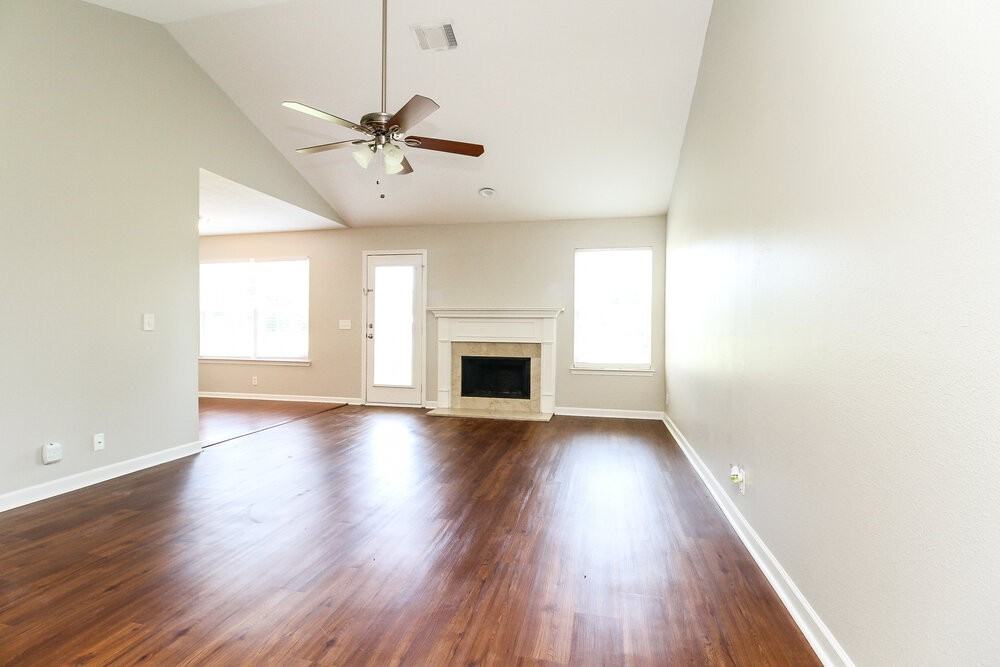 7045 S Hampton Blvd - Photo 5 of 17