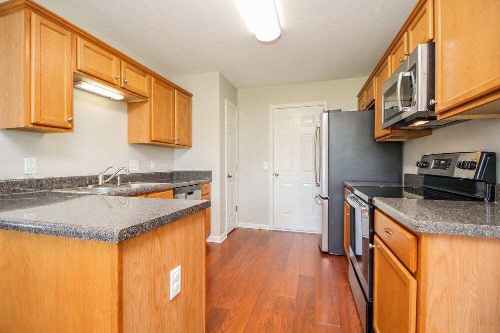 7045 S Hampton Blvd - Photo 7 of 17