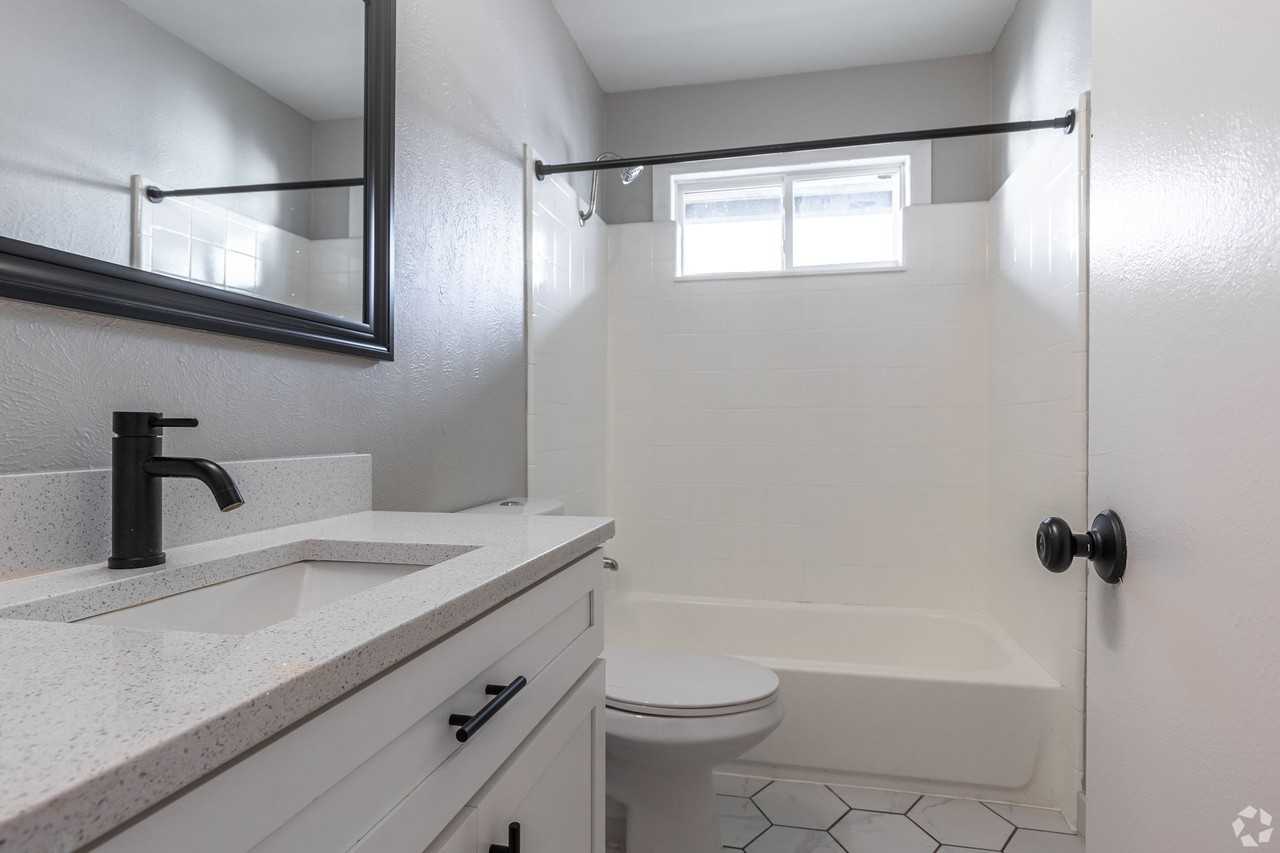 4235 Cole Ave - Photo 5 of 12