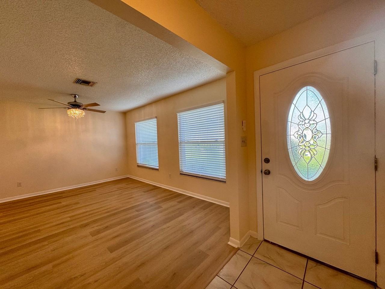 1005 Bradford Dr - Photo 2 of 31