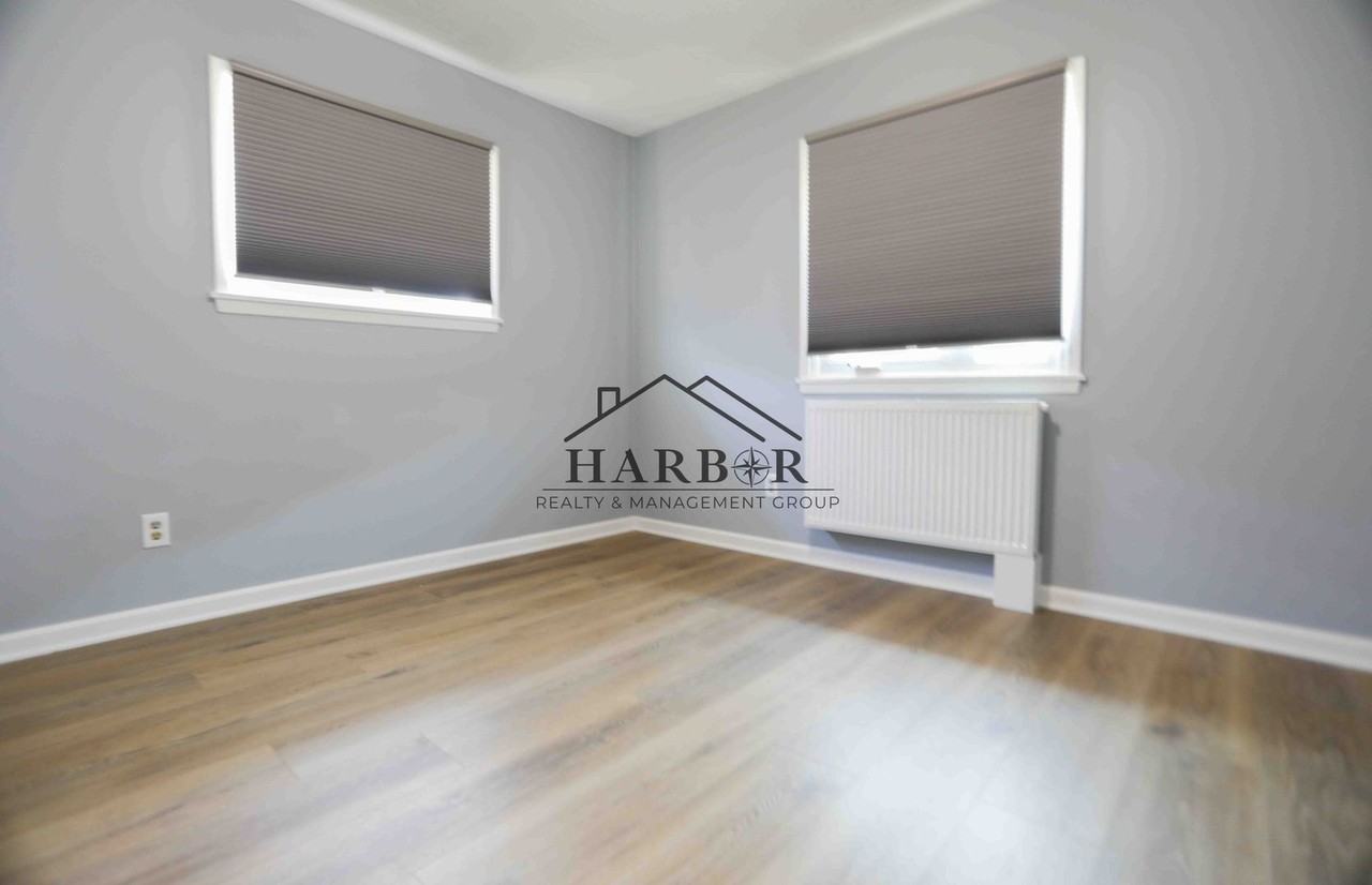 1348 4th Ave Sw - Photo 4 of 7