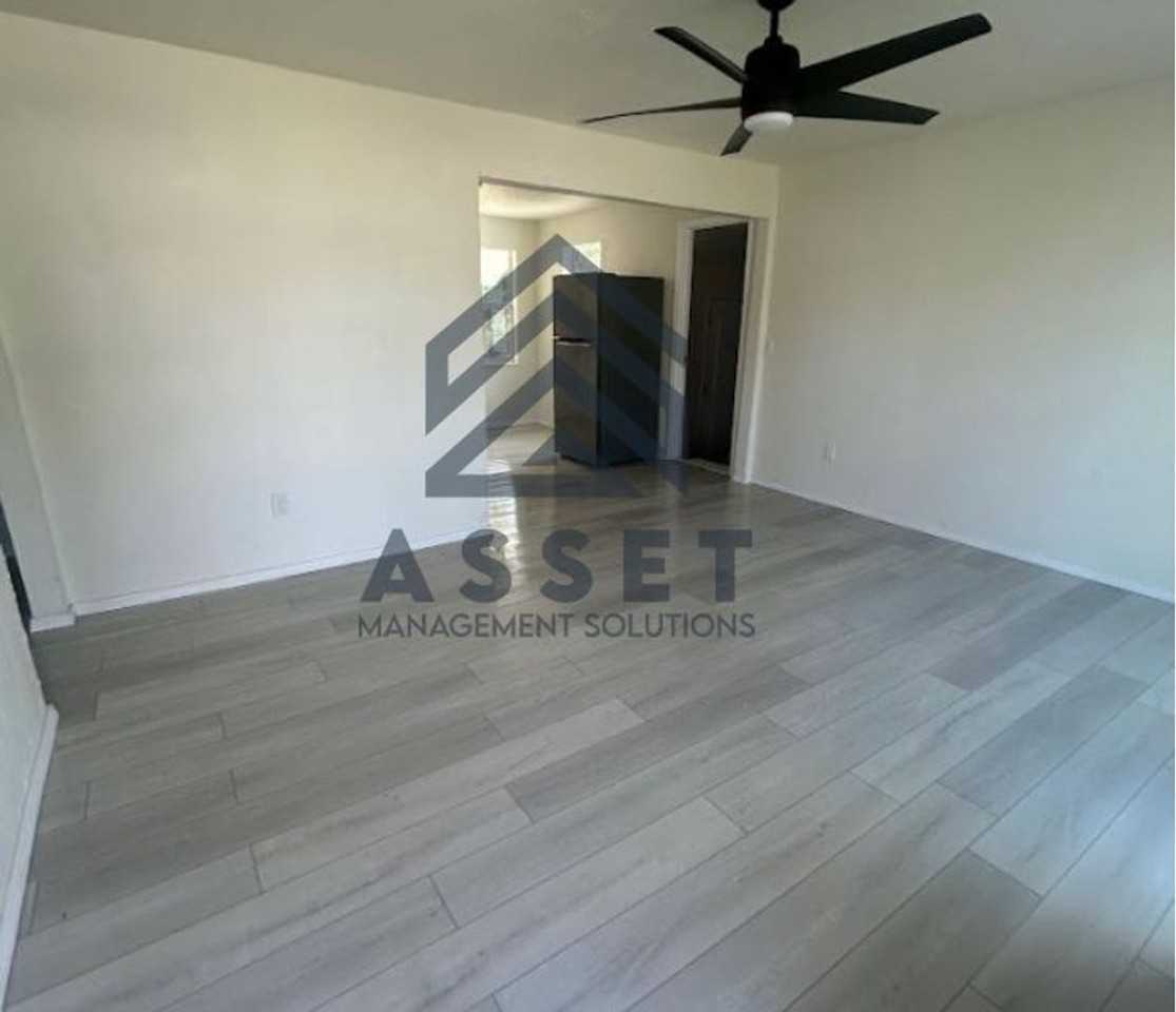 1216 Sw 56th St - Photo 7 of 7