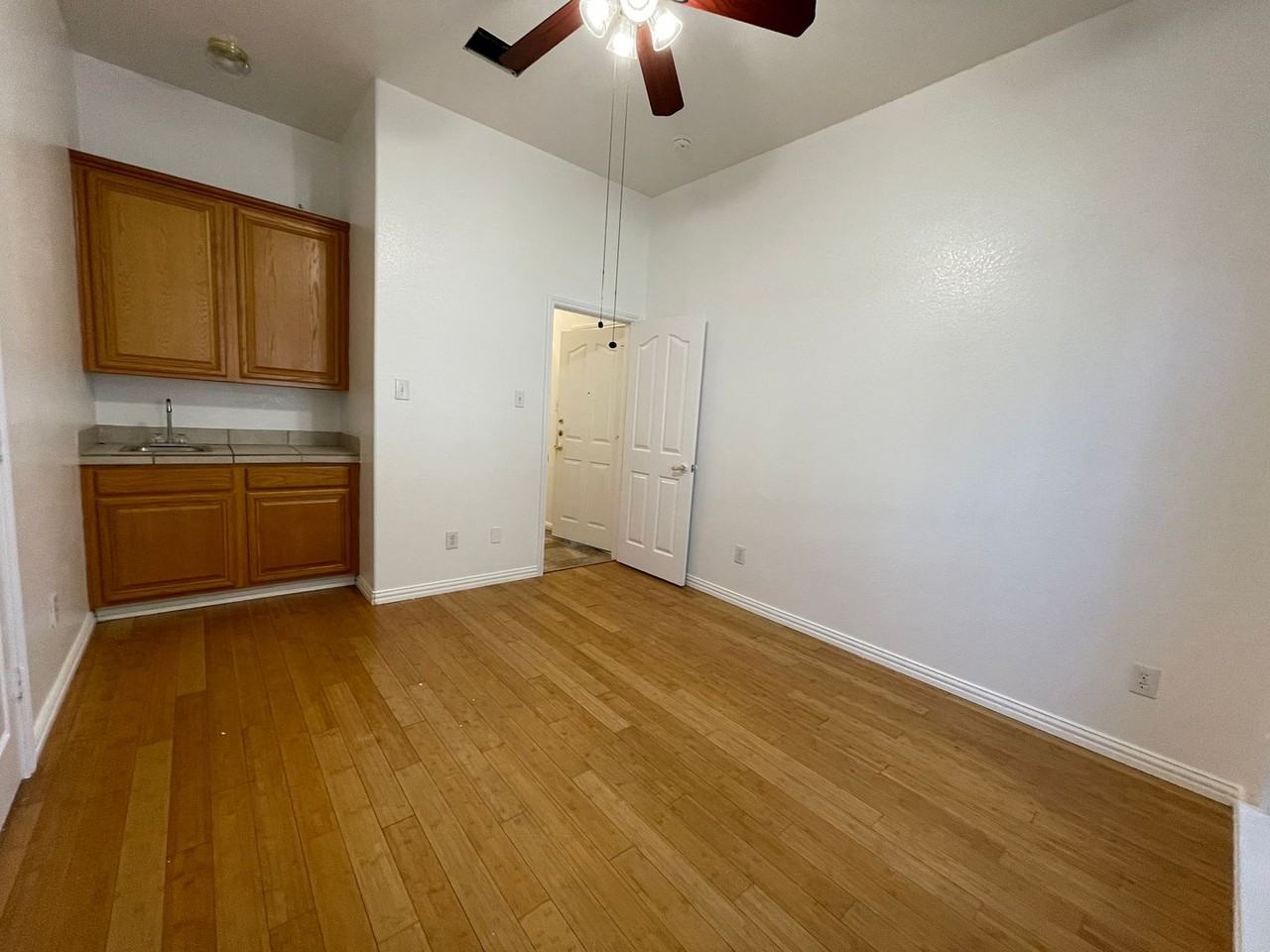 2204 Zoa Dr - Photo 5 of 22