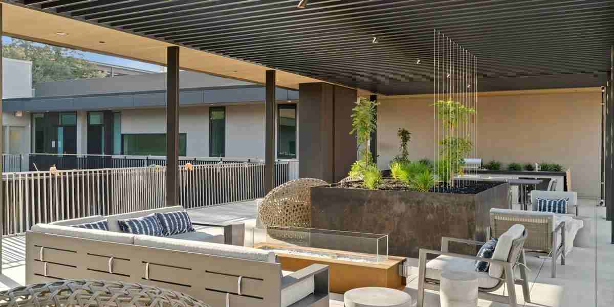 588 Webster St - Photo 2 of 25