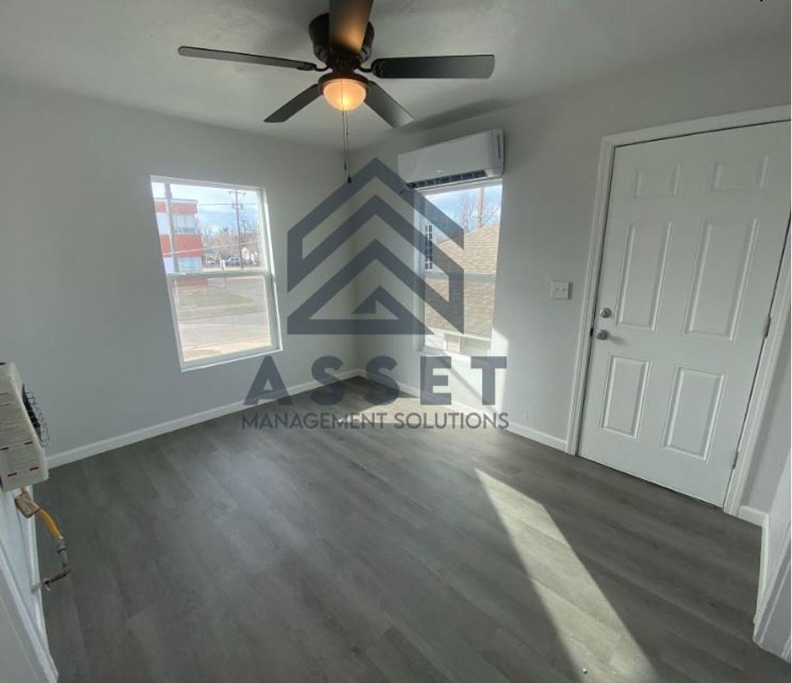 3616 S Lee Ave - Photo 3 of 5