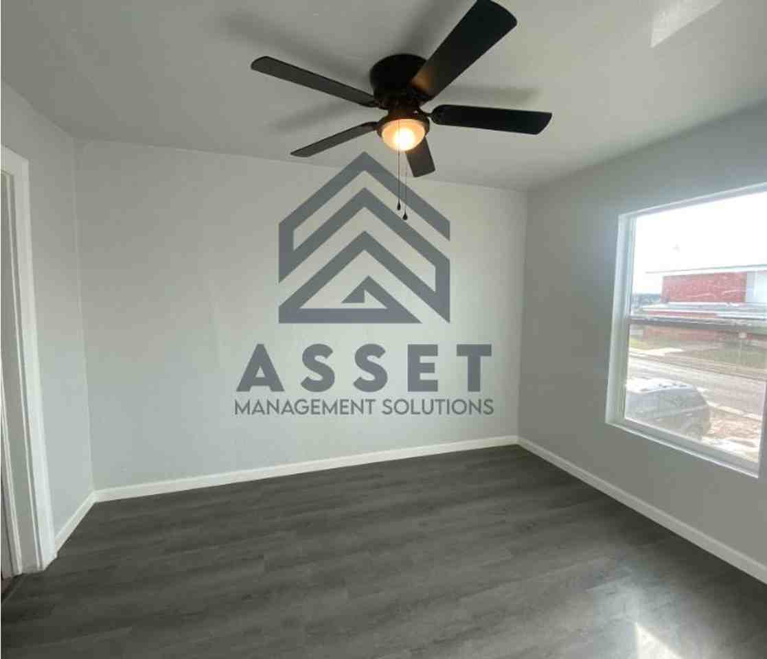 3616 S Lee Ave - Photo 4 of 5