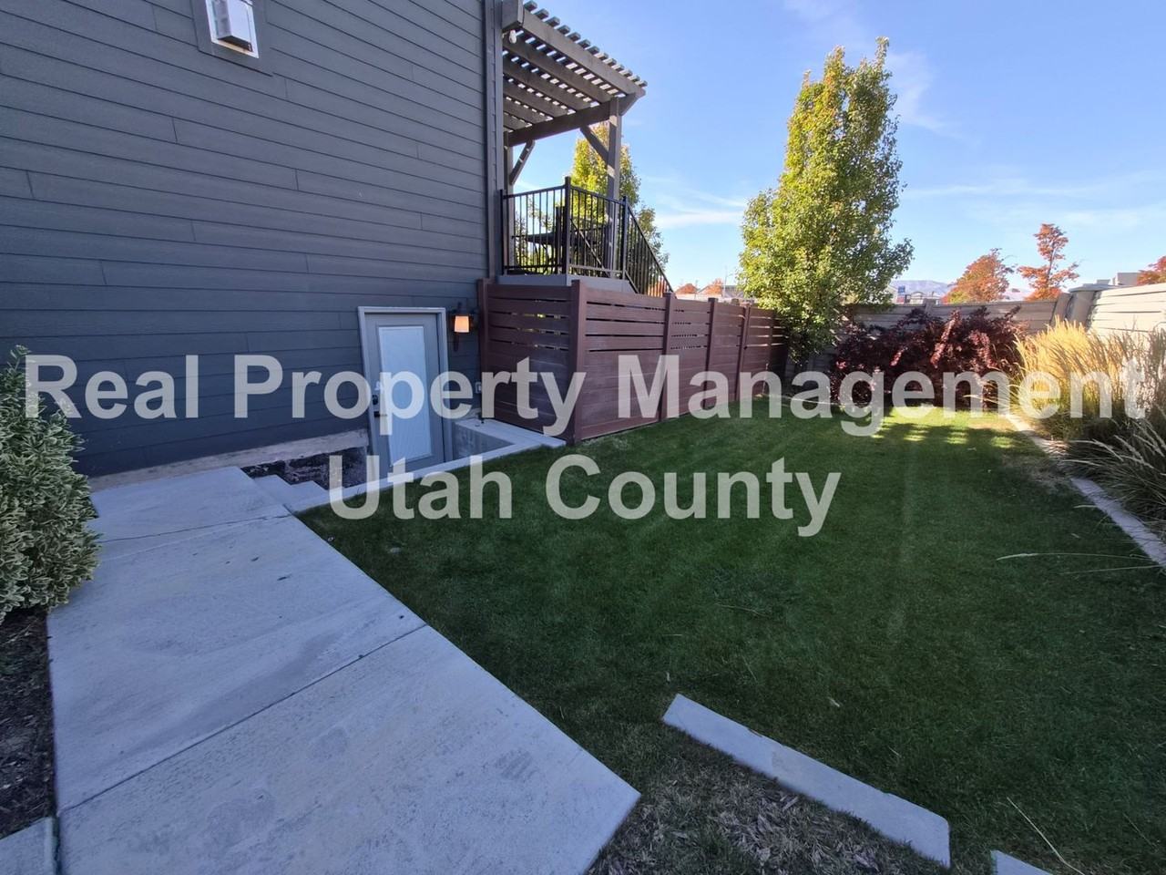 591 N 100 E - Photo 4 of 17
