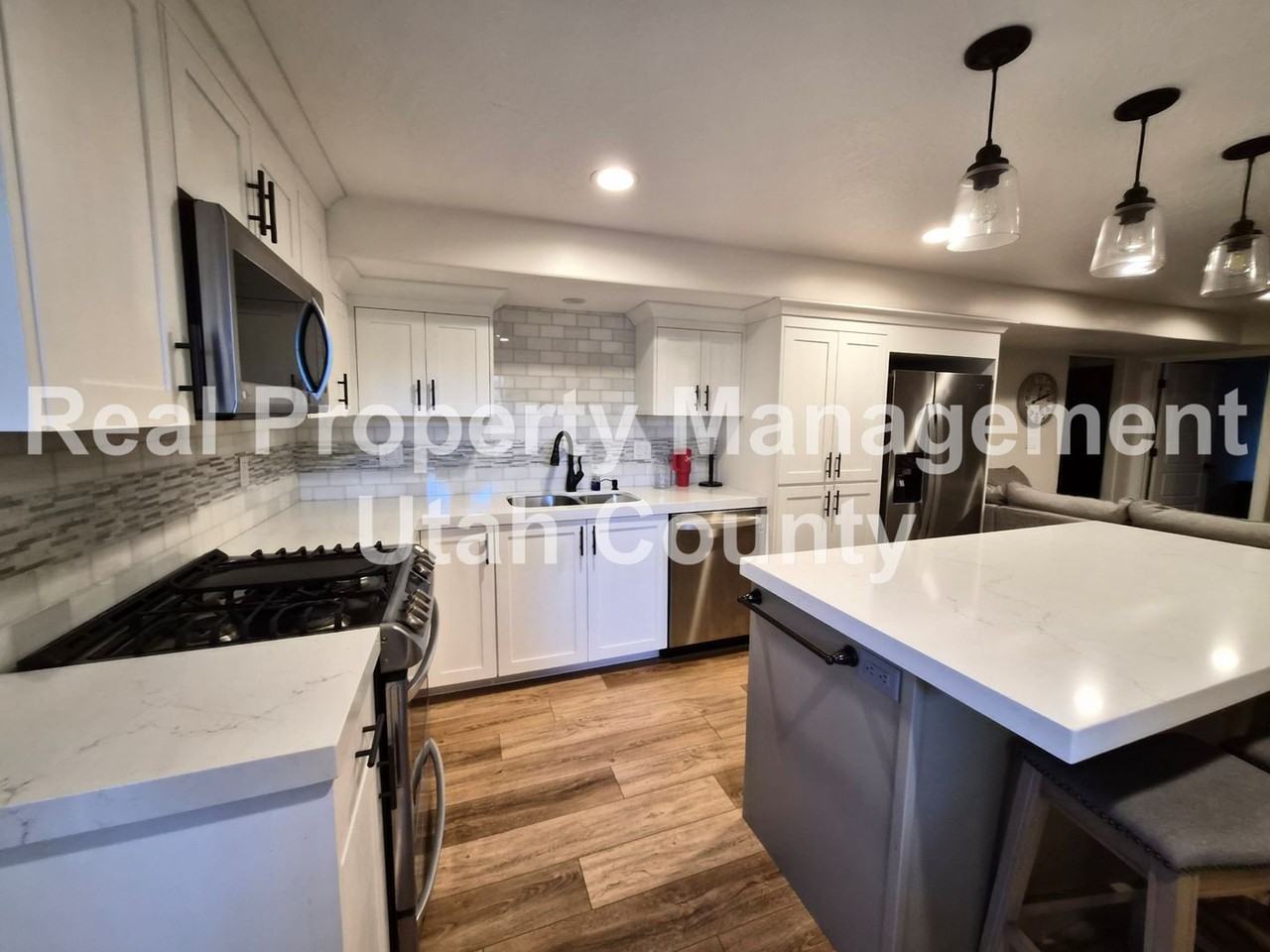 591 N 100 E - Photo 5 of 17